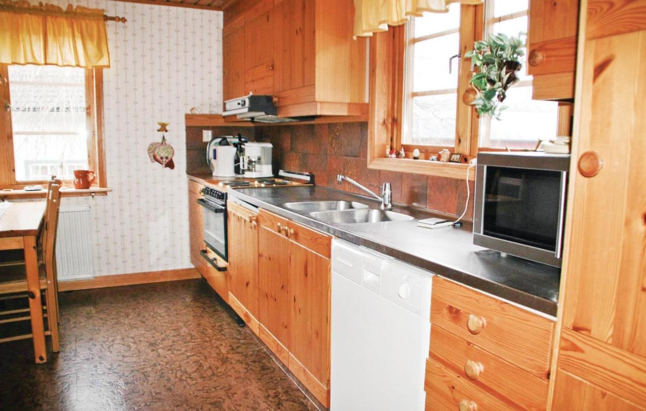 Cozy Home In Uddevalla With Wifi Häljebol Eksteriør billede